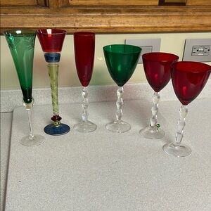 Elegant Red and Green Wine Glass Set